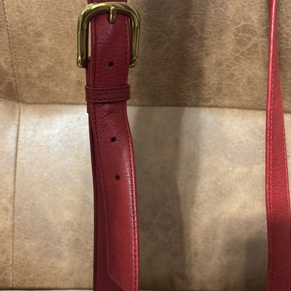 Beautiful Fossil Red Leather Saddle Envelope Crossbody - Picture 14 of 15